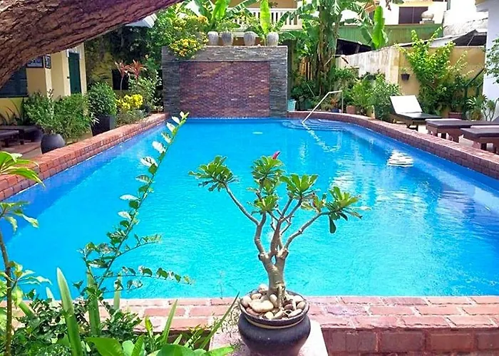 Golden Banana Boutique Hotel 4*
