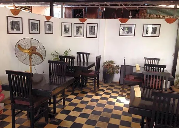 Golden Banana Boutique 4*
