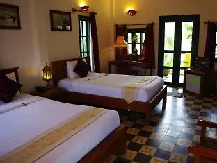 Golden Banana Boutique 4*