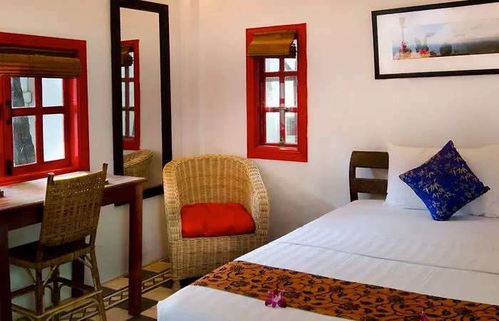 Golden Banana Boutique 4*